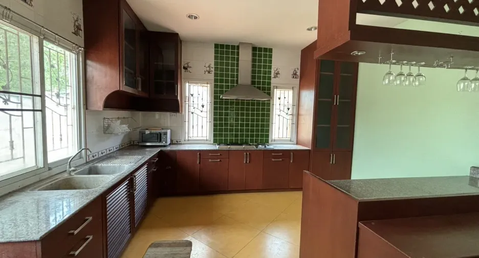 For sale and for rent 5 bedrooms house in Sattahip, Chonburi