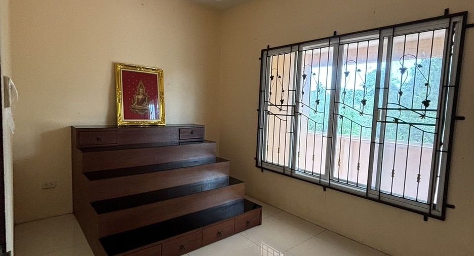 For sale and for rent 5 bedrooms house in Sattahip, Chonburi