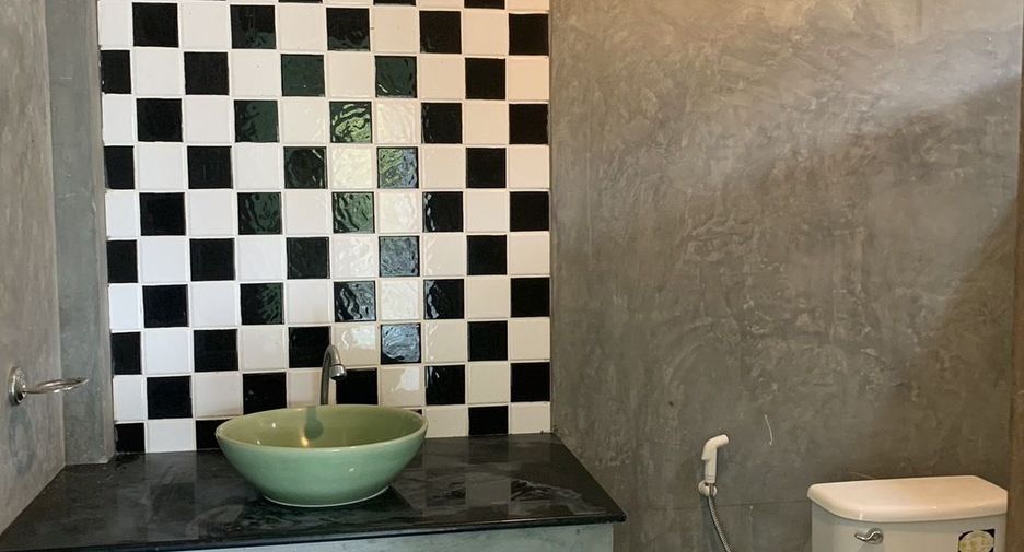 For sale and for rent 5 bedrooms house in Sattahip, Chonburi