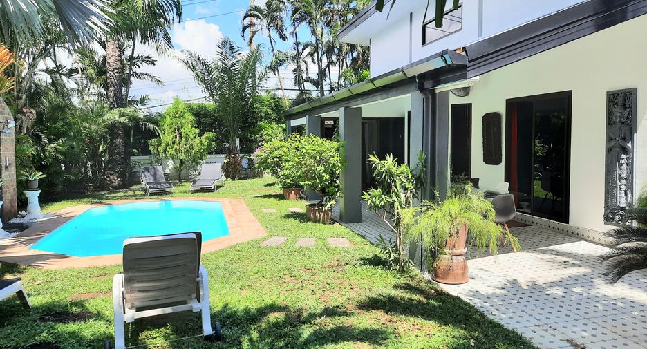 For rent 2 bedrooms villa in Mueang Phuket, Phuket