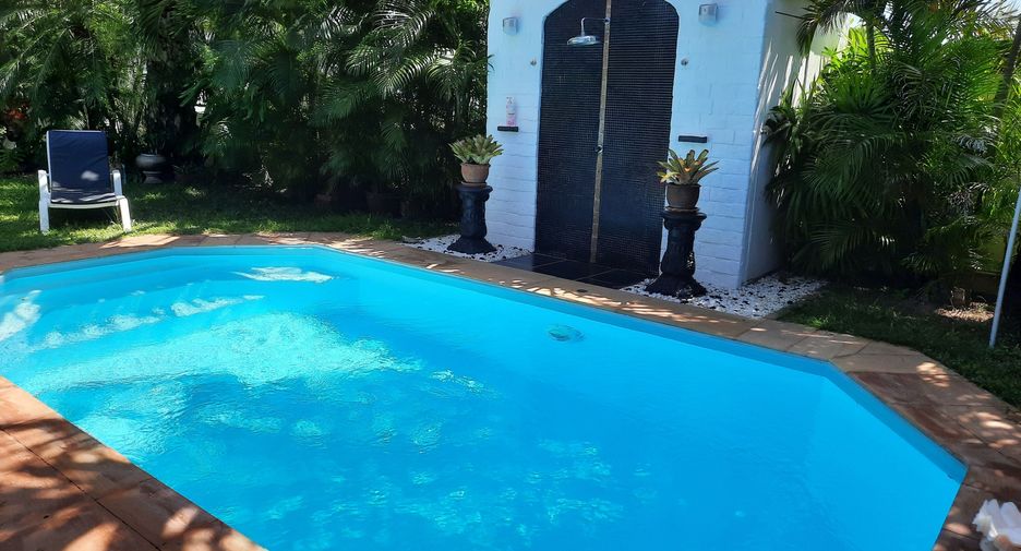 For rent 2 bedrooms villa in Mueang Phuket, Phuket
