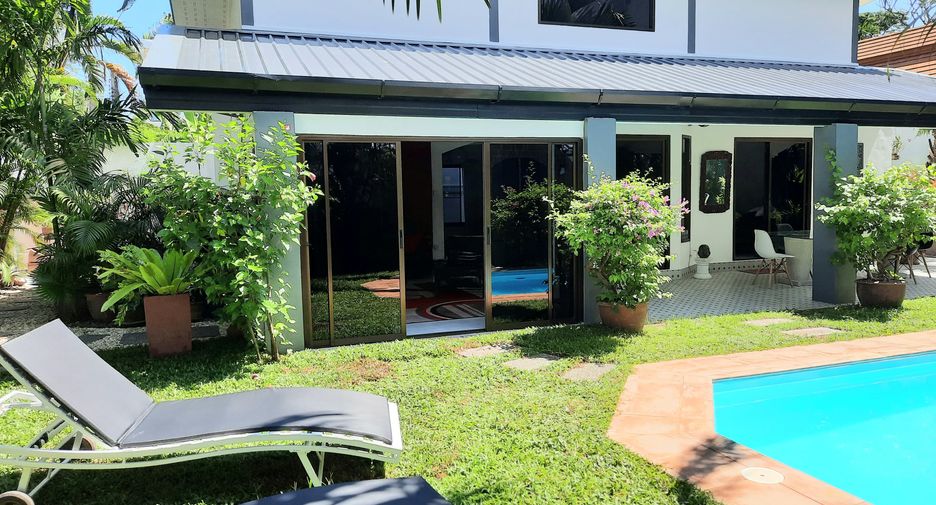 For rent 2 bedrooms villa in Mueang Phuket, Phuket