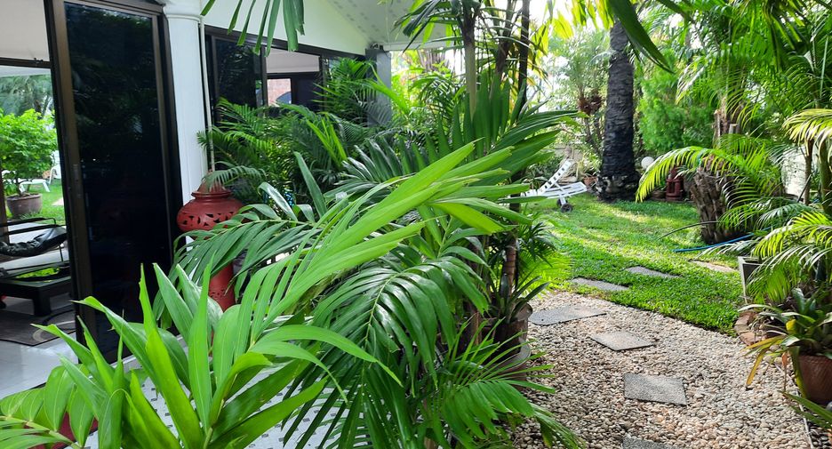 For rent 2 bedrooms villa in Mueang Phuket, Phuket