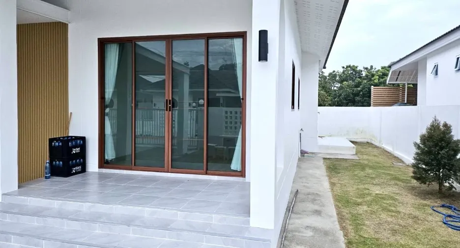 For rent 3 bedrooms house in Saraphi, Chiang Mai