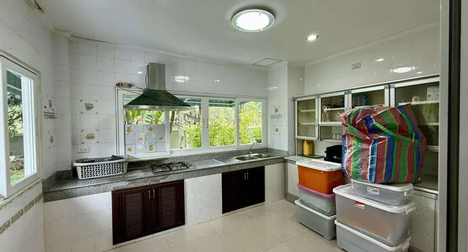 For rent 4 bedrooms house in Doi Saket, Chiang Mai