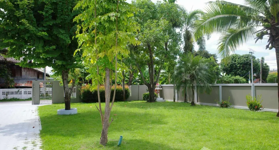 For rent 4 bedrooms house in Doi Saket, Chiang Mai