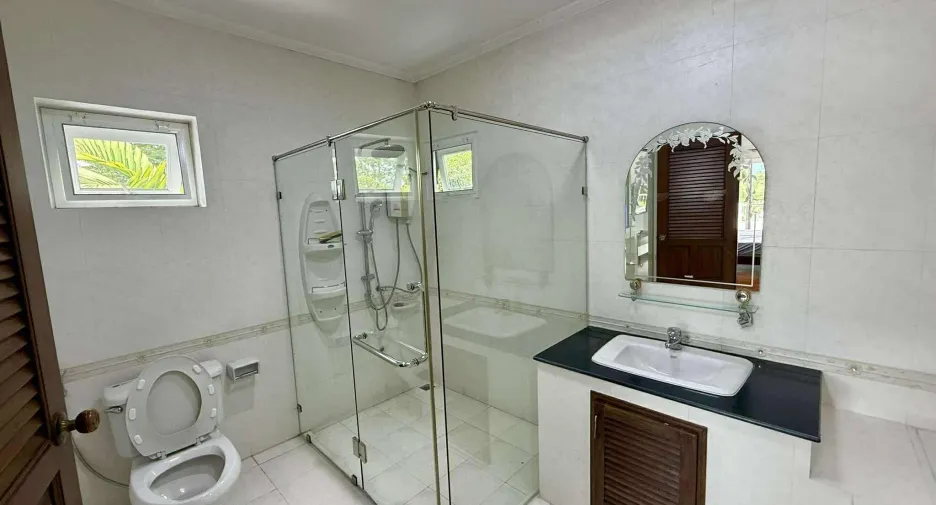For rent 4 bedrooms house in Doi Saket, Chiang Mai