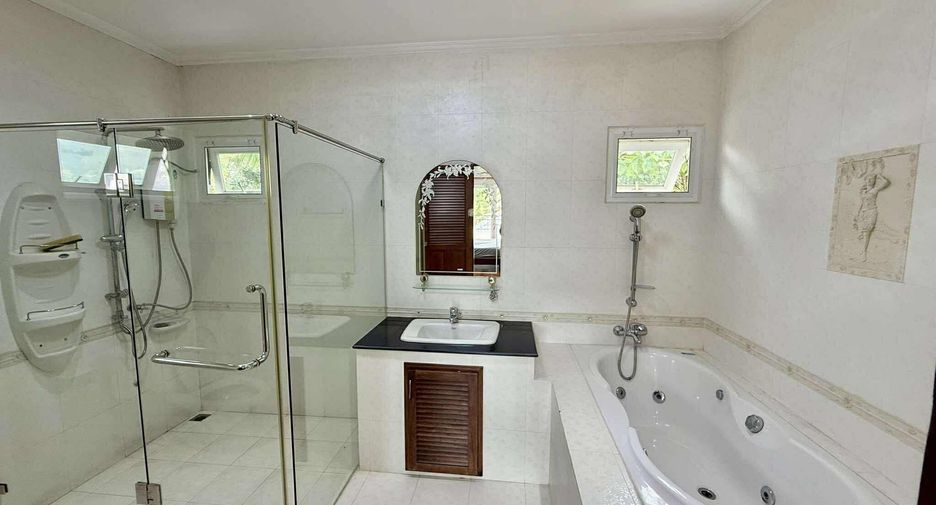 For rent 4 bedrooms house in Doi Saket, Chiang Mai