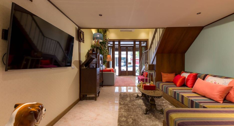 For rent 4 bedrooms townhouse in Mueang Chiang Mai, Chiang Mai