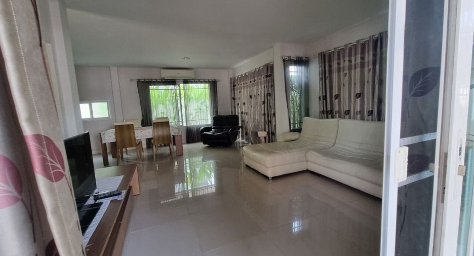 For rent 3 bedrooms house in Mueang Chiang Mai, Chiang Mai