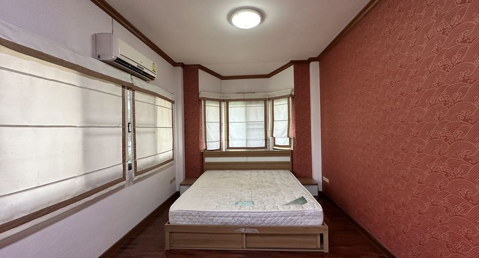 À vendre 4 chambres maison à San Sai, Chiang Mai