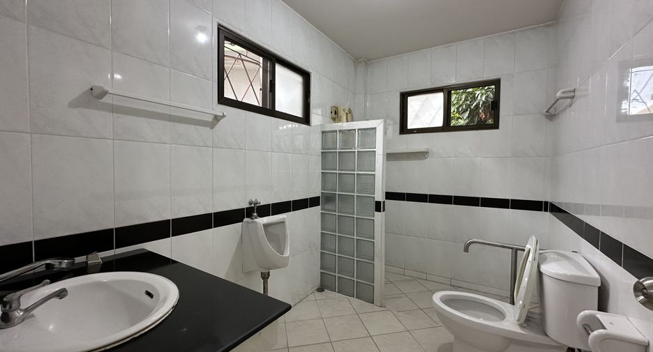 For sale 4 bedrooms house in San Sai, Chiang Mai