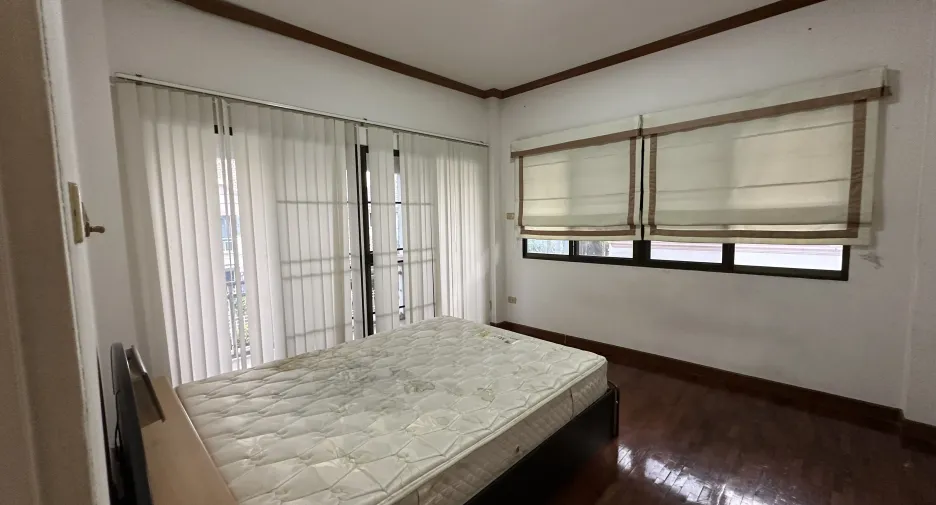 For sale 4 bedrooms house in San Sai, Chiang Mai