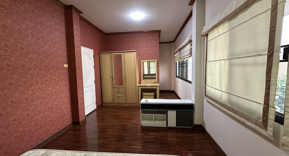 For sale 4 bedrooms house in San Sai, Chiang Mai