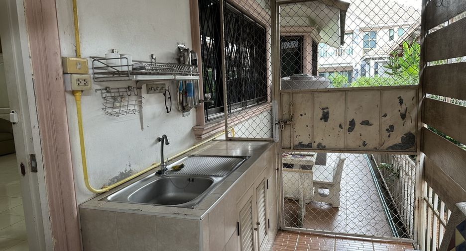 For sale 4 bedrooms house in San Sai, Chiang Mai