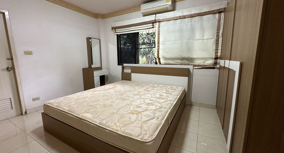 À vendre 4 chambres maison à San Sai, Chiang Mai