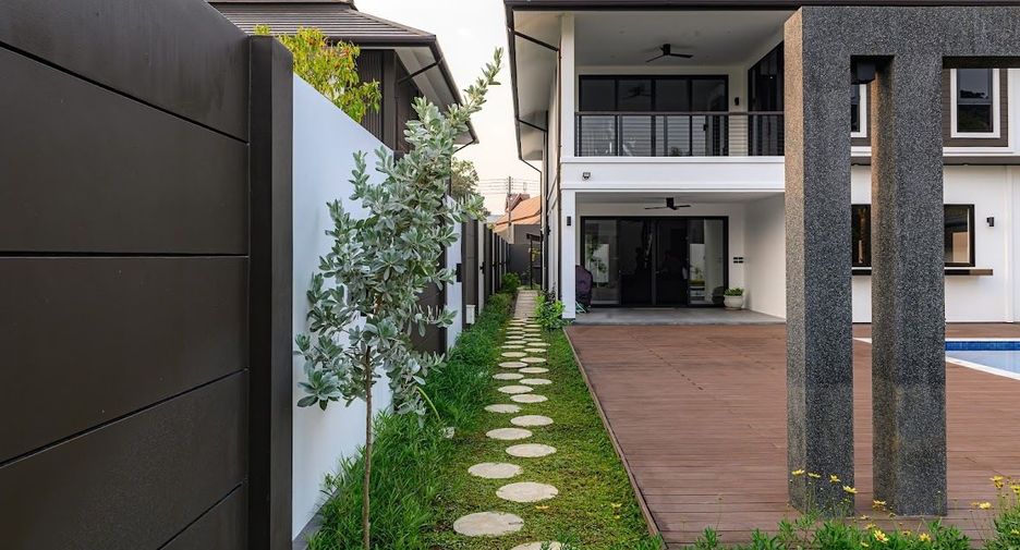For sale 3 bedrooms villa in Mueang Chiang Mai, Chiang Mai