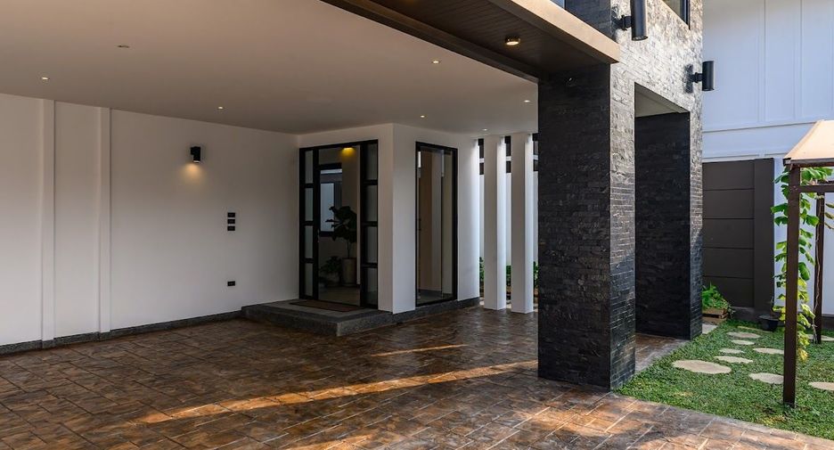 For sale 3 bedrooms villa in Mueang Chiang Mai, Chiang Mai