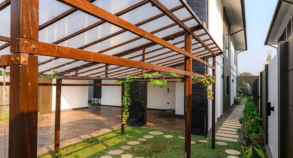 For sale 3 bedrooms villa in Mueang Chiang Mai, Chiang Mai
