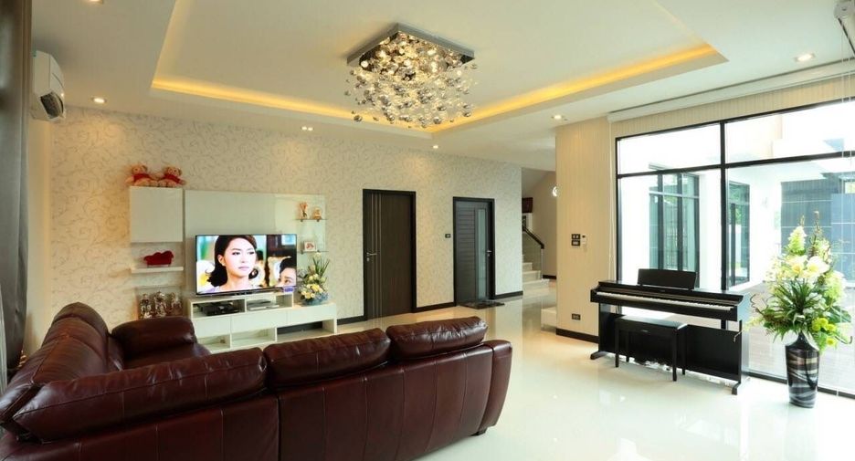 For sale and for rent 4 bedrooms house in San Sai, Chiang Mai