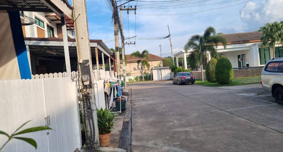 出售 2 卧室 联排别墅 在 Bang Lamung, Chon Buri