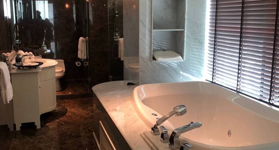 For sale and for rent 4 bedrooms condo in Pathum Wan, Bangkok
