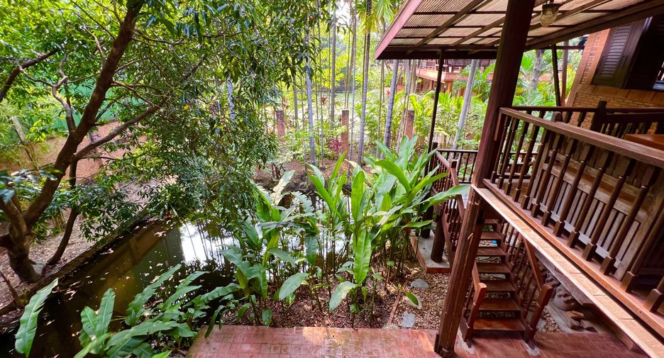 For sale 5 bedrooms house in Lak Si, Bangkok