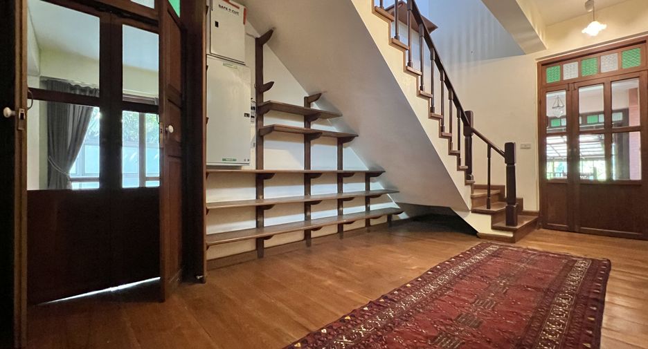 For sale 5 bedrooms house in Lak Si, Bangkok