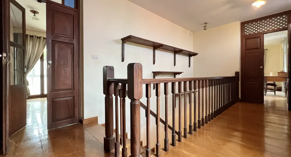 For sale 5 bedrooms house in Lak Si, Bangkok