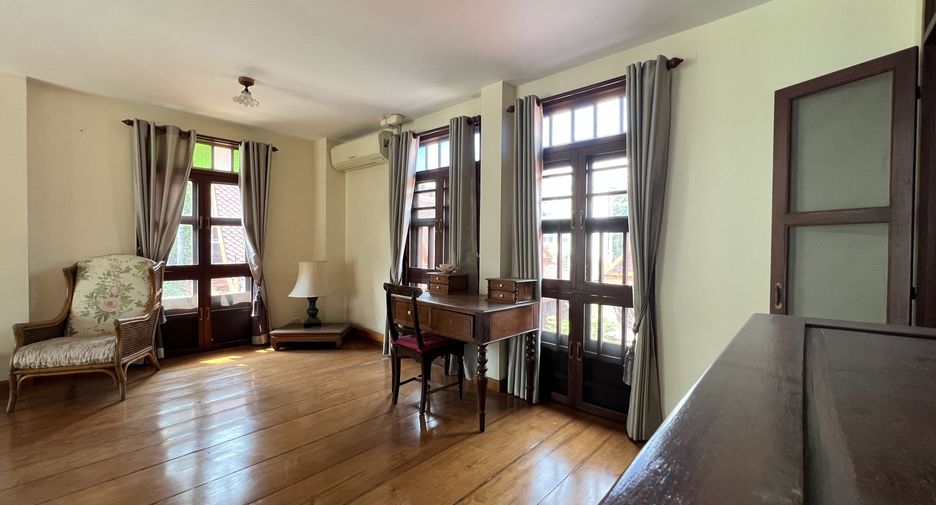 For sale 5 bedrooms house in Lak Si, Bangkok