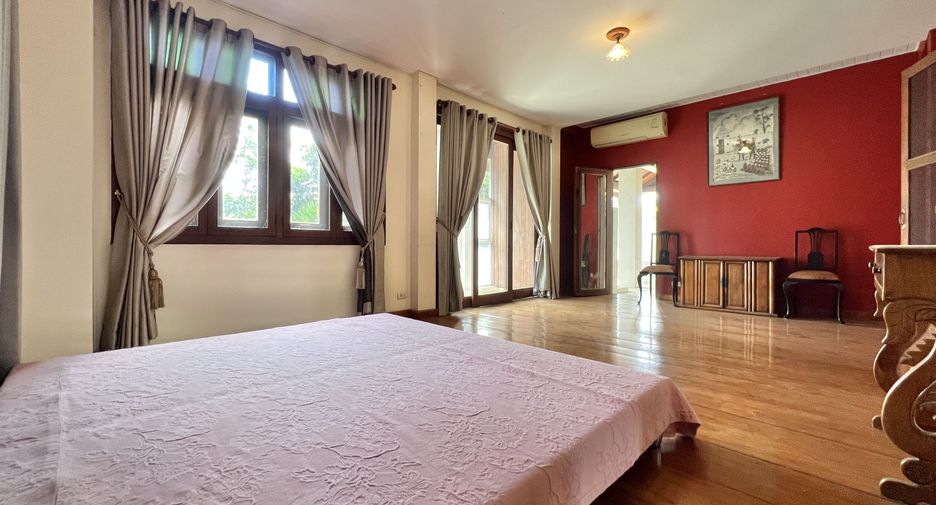For sale 5 bedrooms house in Lak Si, Bangkok