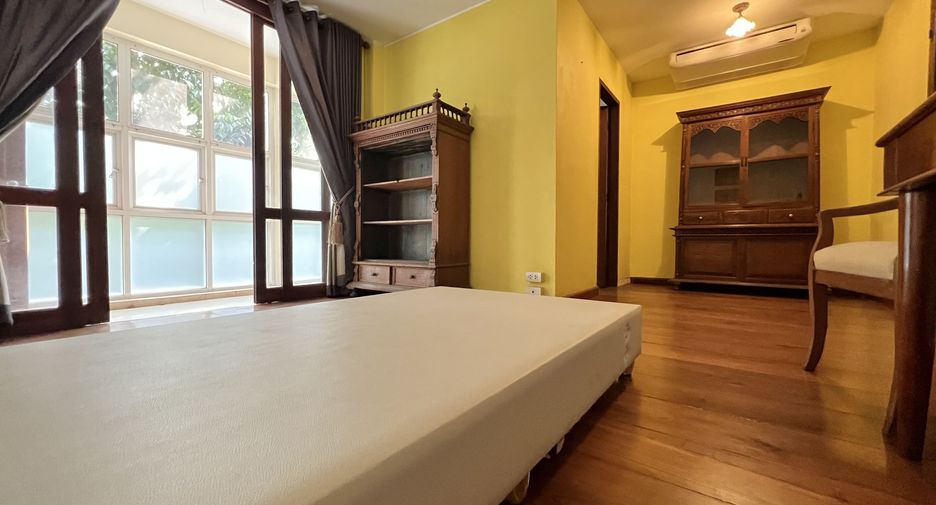 For sale 5 bedrooms house in Lak Si, Bangkok