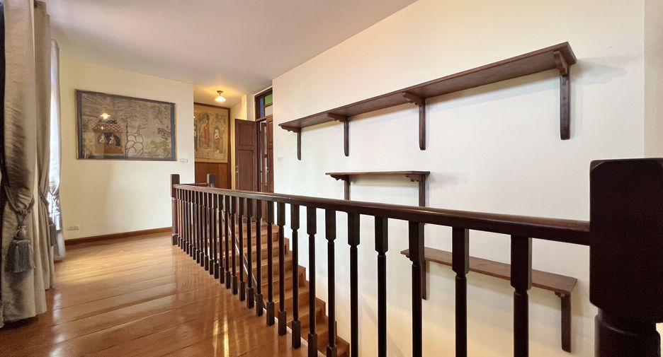For sale 5 bedrooms house in Lak Si, Bangkok