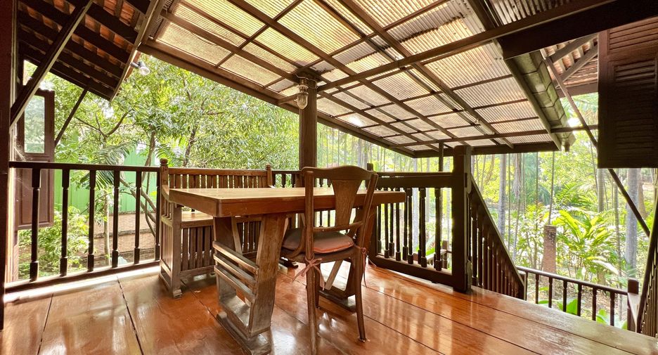 For sale 5 bedrooms house in Lak Si, Bangkok