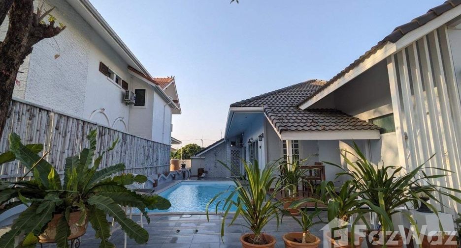 For rent 3 bedrooms villa in Mueang Chiang Mai, Chiang Mai
