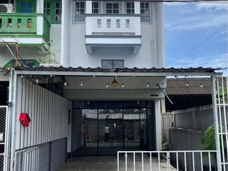 For sale 3 bedrooms townhouse in Mueang Chiang Mai, Chiang Mai