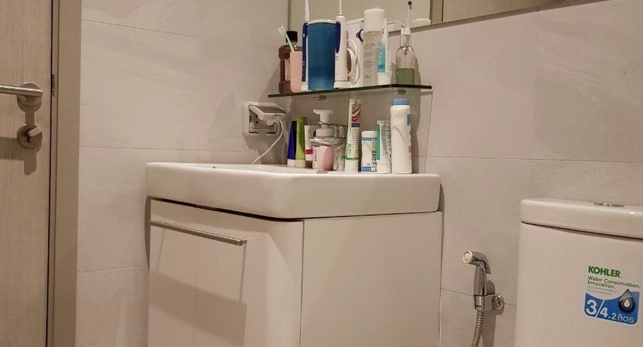 For sale 1 bed condo in Watthana, Bangkok