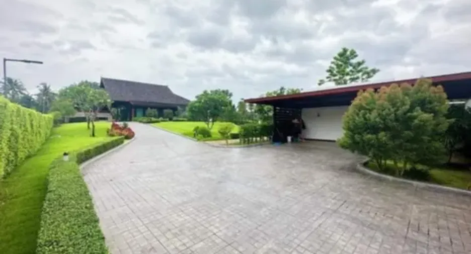 Villa en venta y en alquiler de 5 habitaciones en Mae Rim, Chiang Mai