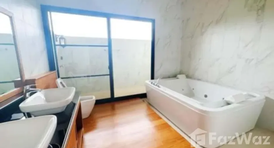 Villa en venta y en alquiler de 5 habitaciones en Mae Rim, Chiang Mai