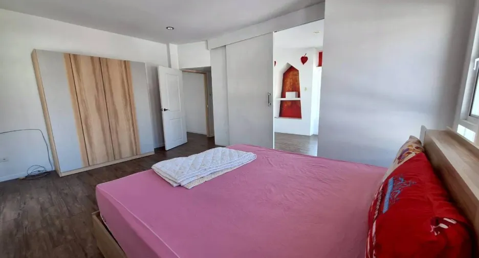For sale and for rent 4 bedrooms townhouse in Hua Hin, Prachuap Khiri Khan