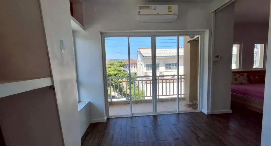 For sale and for rent 4 bedrooms townhouse in Hua Hin, Prachuap Khiri Khan