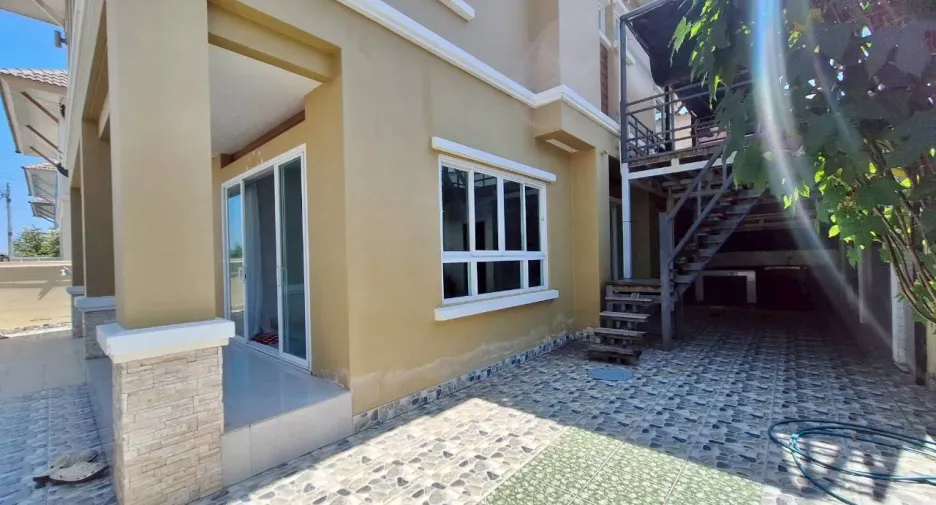 For sale and for rent 4 bedrooms townhouse in Hua Hin, Prachuap Khiri Khan