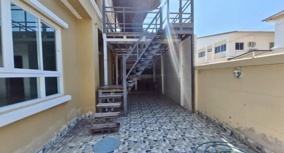 For sale and for rent 4 bedrooms townhouse in Hua Hin, Prachuap Khiri Khan