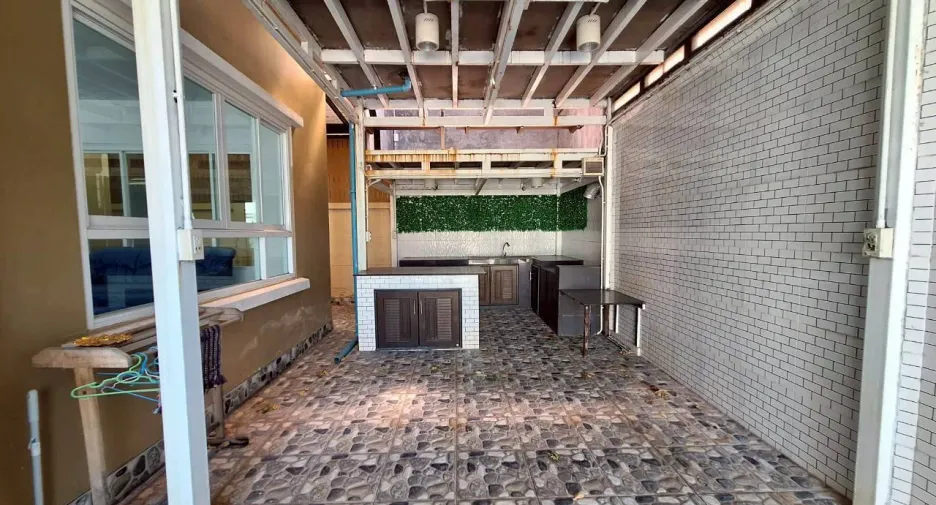 For sale and for rent 4 bedrooms townhouse in Hua Hin, Prachuap Khiri Khan