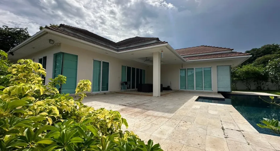 For sale and for rent 4 bedrooms villa in Hua Hin, Prachuap Khiri Khan