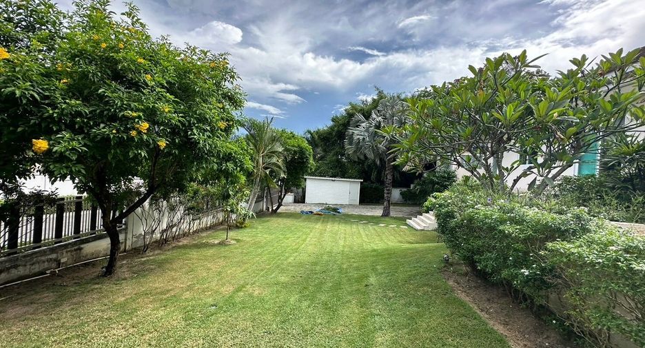 For sale and for rent 4 bedrooms villa in Hua Hin, Prachuap Khiri Khan