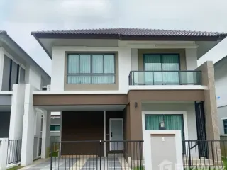 For rent 3 bedrooms house in Saraphi, Chiang Mai