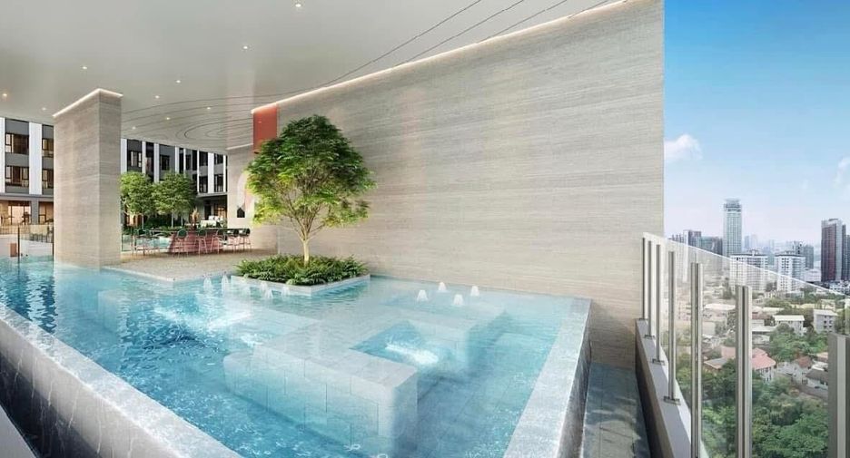For sale studio condo in Khlong Toei, Bangkok