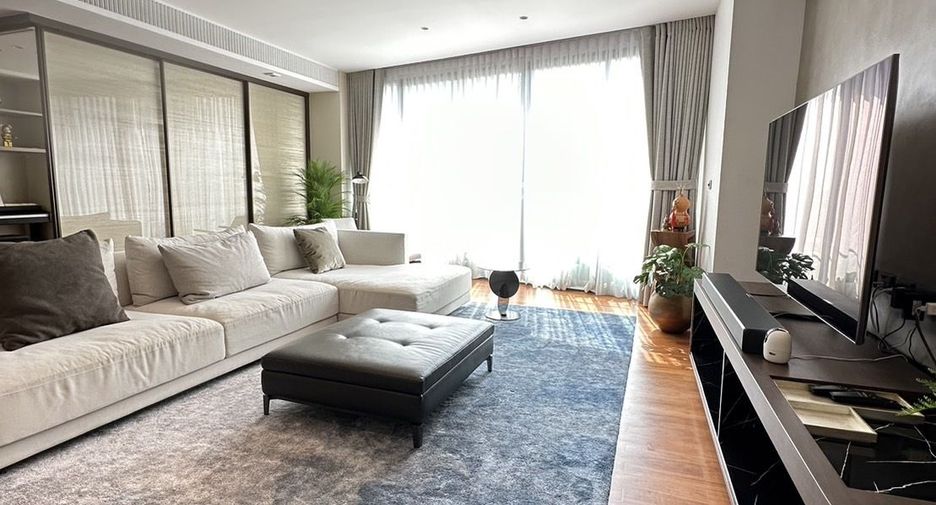 For sale 3 bedrooms condo in Watthana, Bangkok