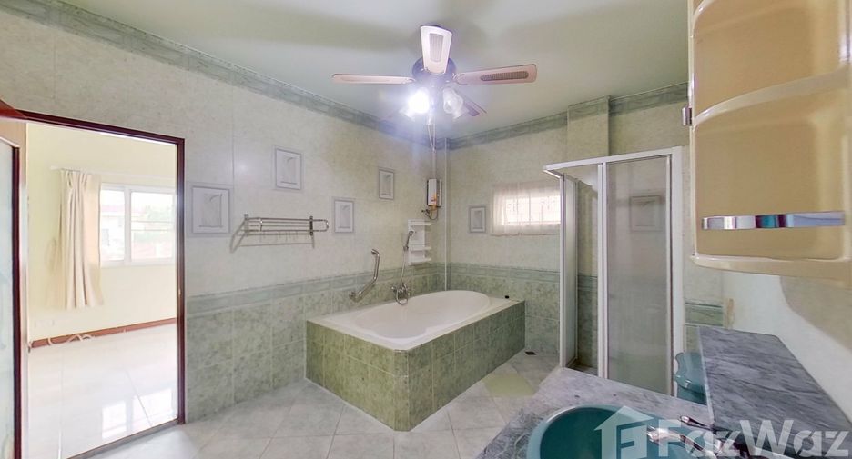 À vendre et à louer 4 chambres maison à San Kamphaeng, Chiang Mai